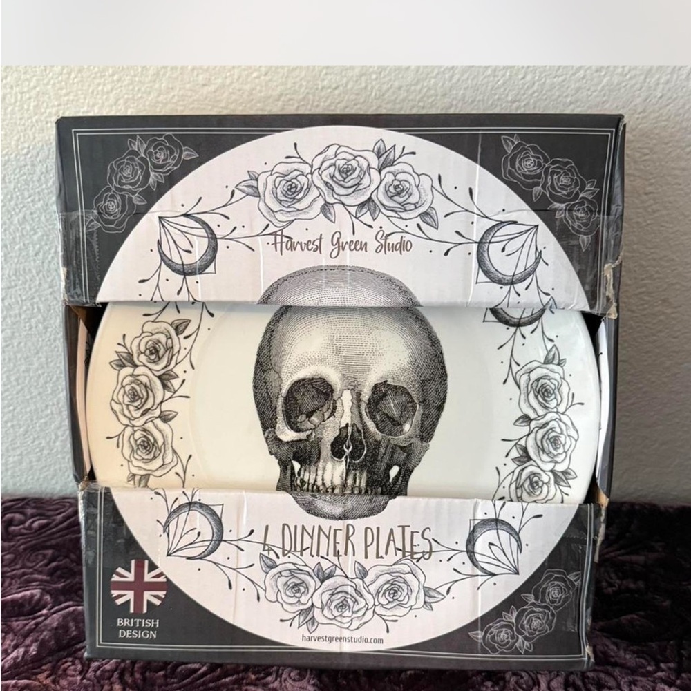 HarvestGreenStudio Skull Dinner Plates